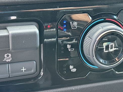 Used 2025 Chevrolet Silverado 1500 LTZ image 21