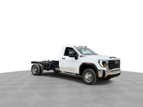 New 2026 GMC Sierra 3500 Pro w/ Convenience Package image 2