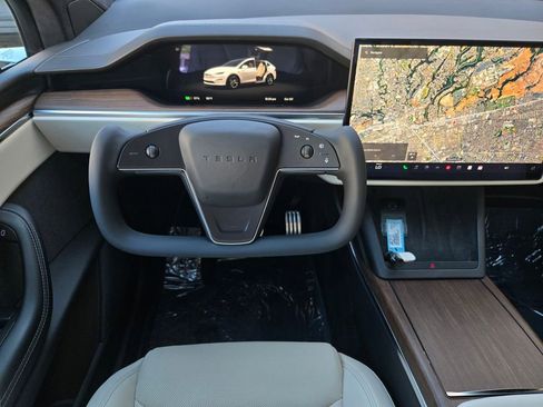 Used 2021 Tesla Model X Long Range image 15