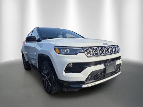 Used 2025 Jeep Compass Limited w/ Elite Group AWD/4WD image 1