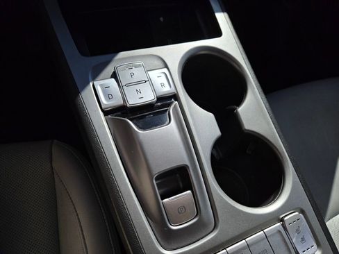 Used 2022 Hyundai Kona Limited image 28