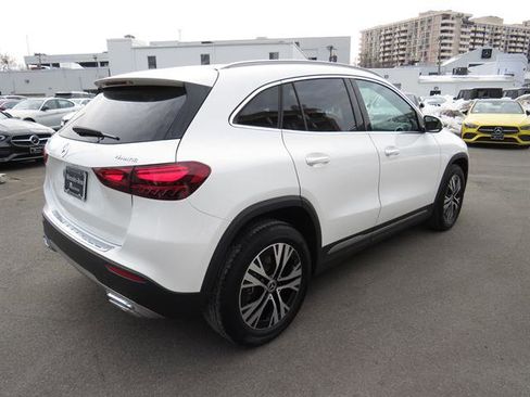Used 2025 Mercedes-Benz GLA 250 4MATIC image 4