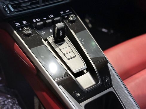 Certified 2024 Porsche 911 Carrera image 16