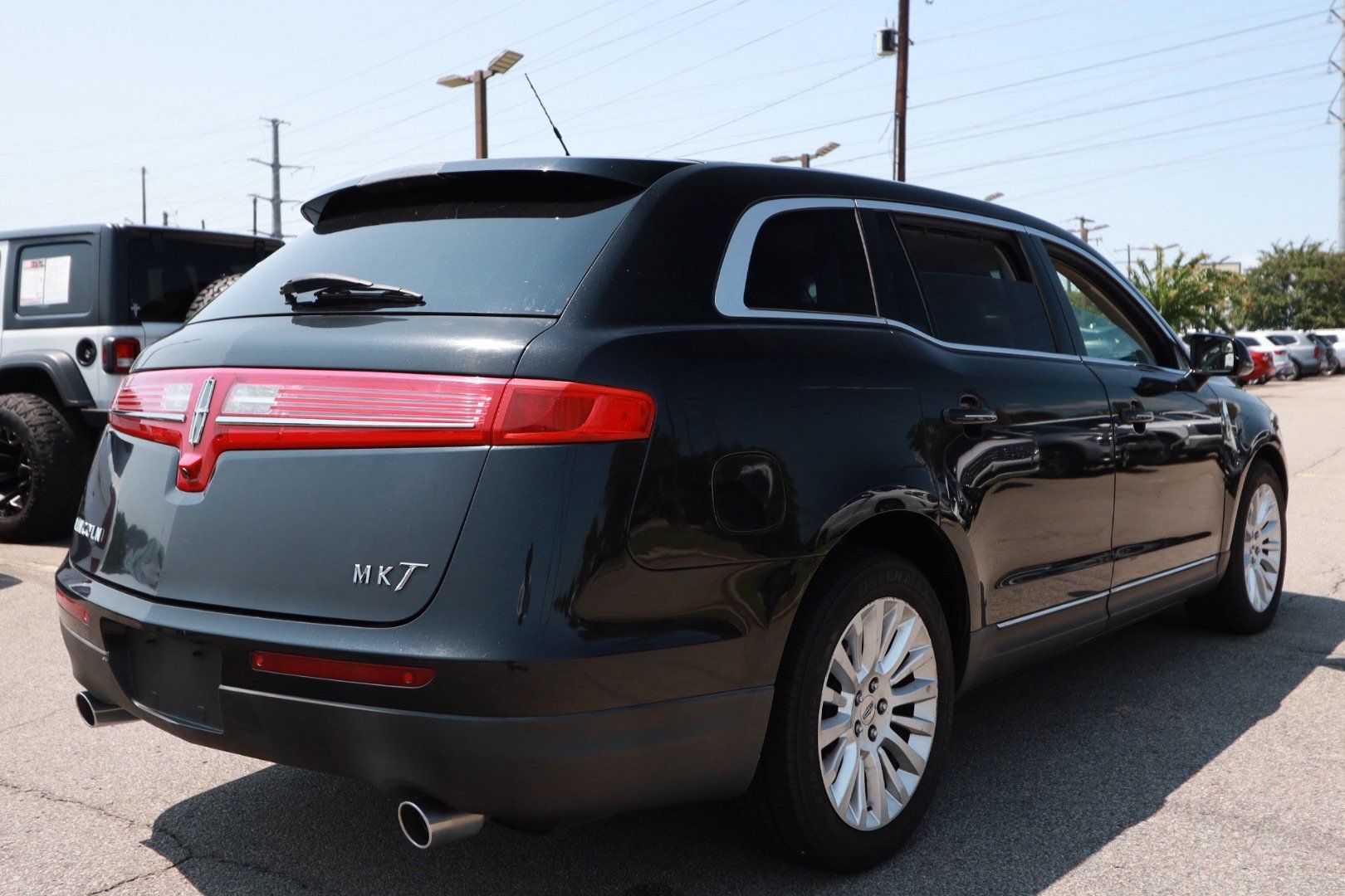 Used 2012 Lincoln MKT FWD image 5