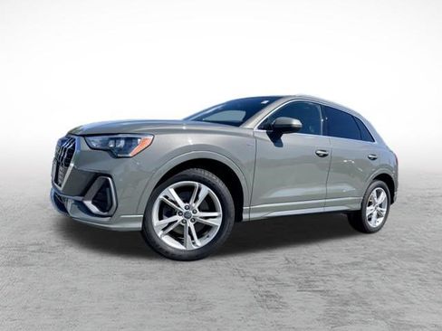 Used 2020 Audi Q3 2.0T Premium w/ Convenience Package AWD/4WD image 1