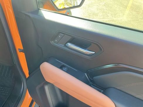 Used 2025 GMC Canyon AT4 w/ Nightfall Edition image 23