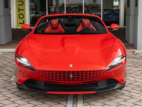 Used 2024 Ferrari Roma Spider image 25