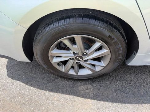 Used 2020 Kia Optima LX FWD image 40