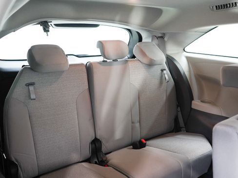 Used 2024 Toyota Sienna LE AWD/4WD image 13