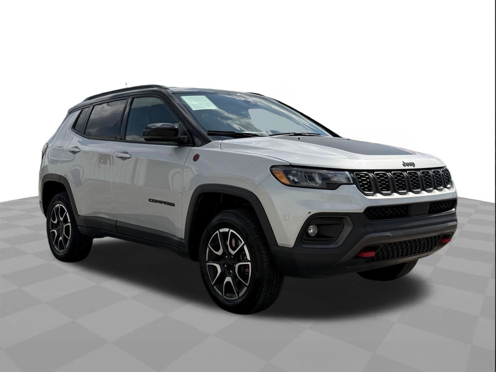 Used 2024 Jeep Compass Trailhawk AWD/4WD image 7