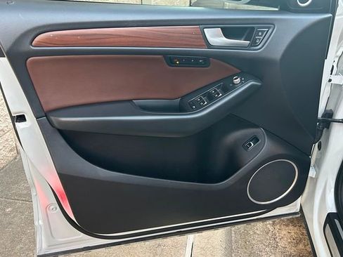 Used 2017 Audi Q5 2.0T Premium Plus w/ Technology Package image 17