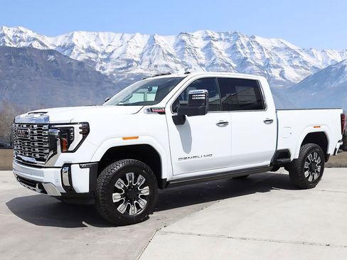 New 2026 GMC Sierra 3500 Denali w/ Denali Reserve Package AWD/4WD image 2