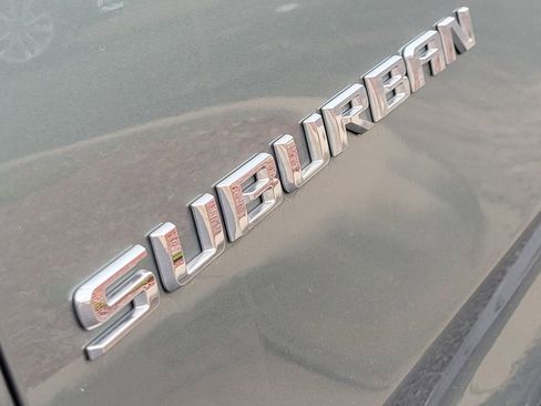 Used 2023 Chevrolet Suburban Premier AWD/4WD image 31