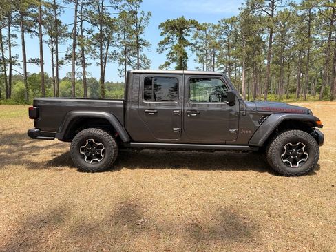 Used 2021 Jeep Gladiator Rubicon w/ Uconnect 4C Nav & Sound Group AWD/4WD image 6