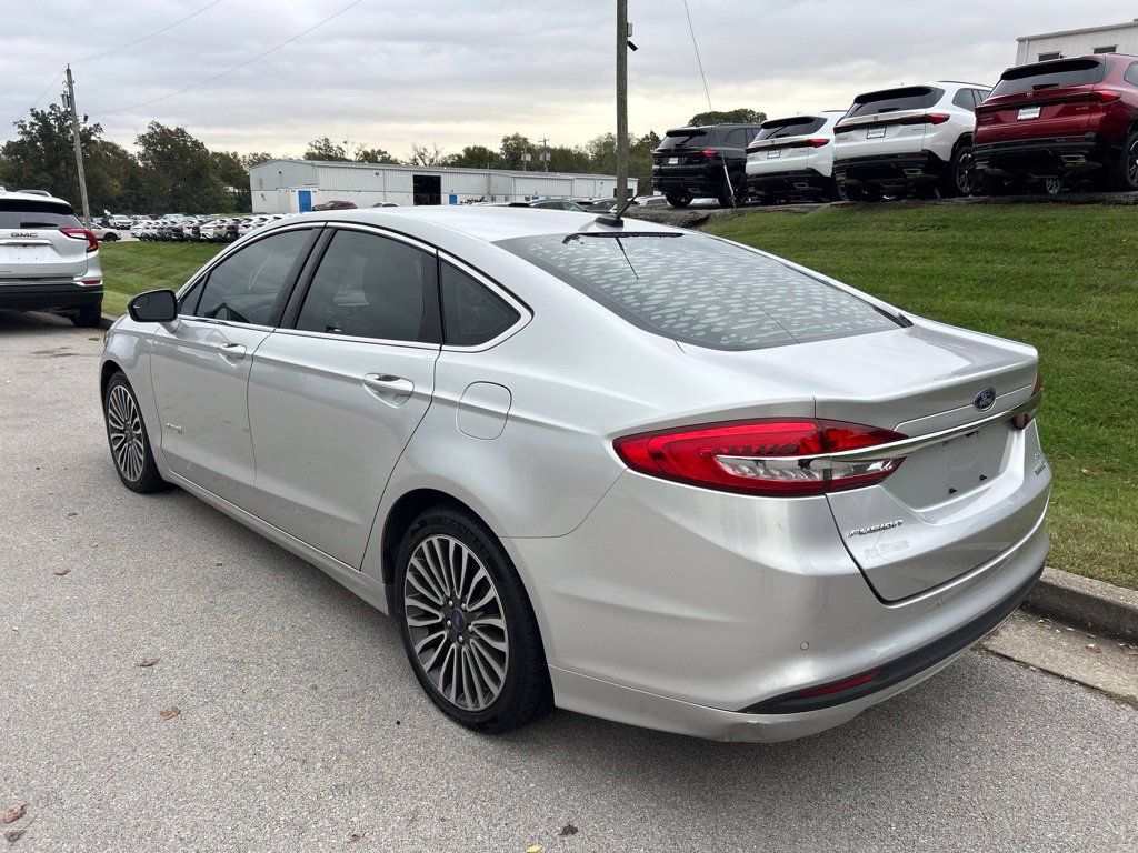 Used 2018 Ford Fusion SE w/ Equipment Group 602A FWD image 4