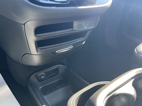 New 2026 Chrysler Pacifica Select AWD/4WD image 24