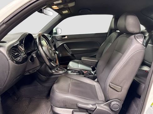 Used 2018 Volkswagen Beetle 2.0T S FWD image 17