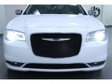 Used 2018 Chrysler 300 Limited w/ Light Group image 4