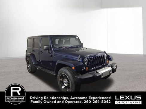 Used 2013 Jeep Wrangler Unlimited Sahara w/ Trailer Tow Group AWD/4WD image 4