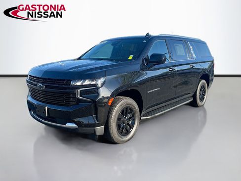 Used 2024 Chevrolet Suburban LT AWD/4WD image 3
