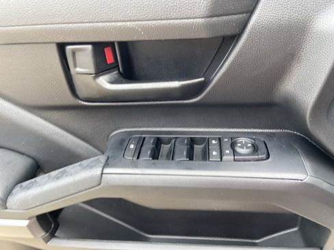 Used 2025 Toyota Tacoma SR5 AWD/4WD image 46