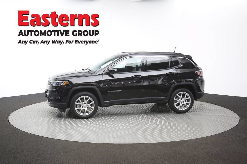 Used 2024 Jeep Compass Latitude AWD/4WD image 57
