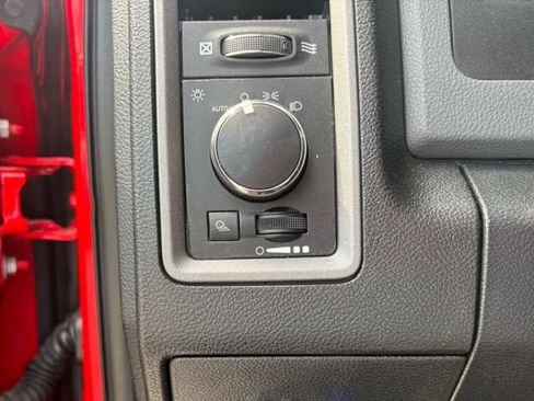 Used 2013 RAM 2500 Tradesman w/ Chrome Appearance Group AWD/4WD image 21