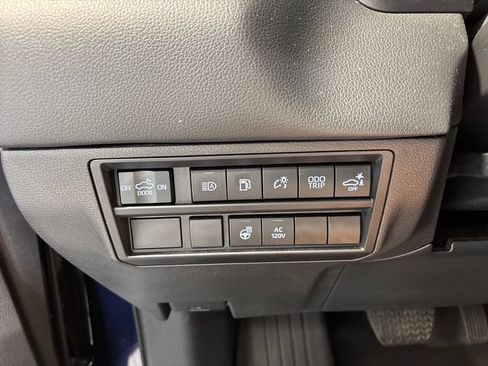 Used 2023 Toyota Tundra Limited AWD/4WD image 13