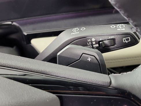 New 2025 Audi Q6 e-tron Premium Plus image 27