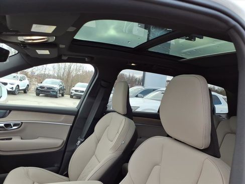 Used 2026 Volvo XC90 B6 Plus w/ Protection Package AWD/4WD image 11