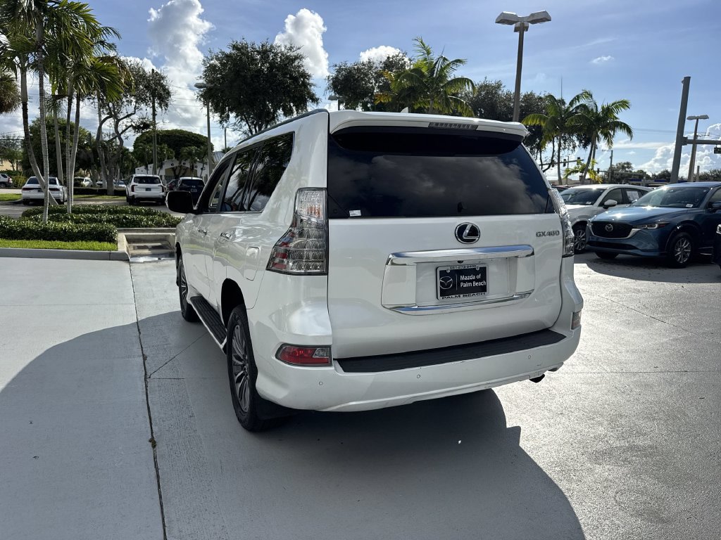 Used 2023 Lexus GX 460 Luxury w/ Accessory Package AWD/4WD image 13