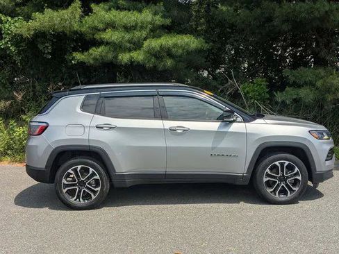 Certified 2022 Jeep Compass Limited w/ Sun and Sound Group image 5