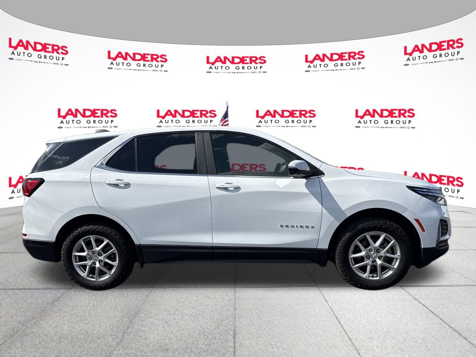 Used 2024 Chevrolet Equinox LT AWD/4WD image 2