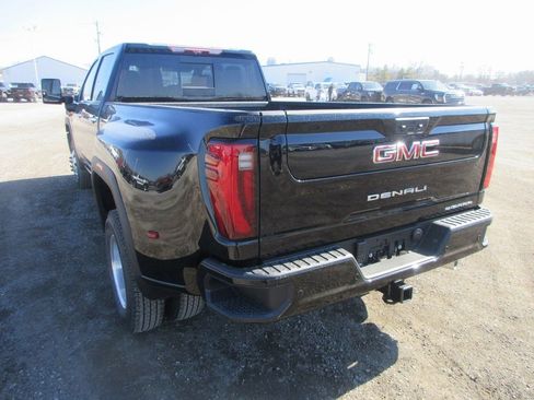 New 2026 GMC Sierra 3500 Denali w/ Denali Reserve Package AWD/4WD image 8