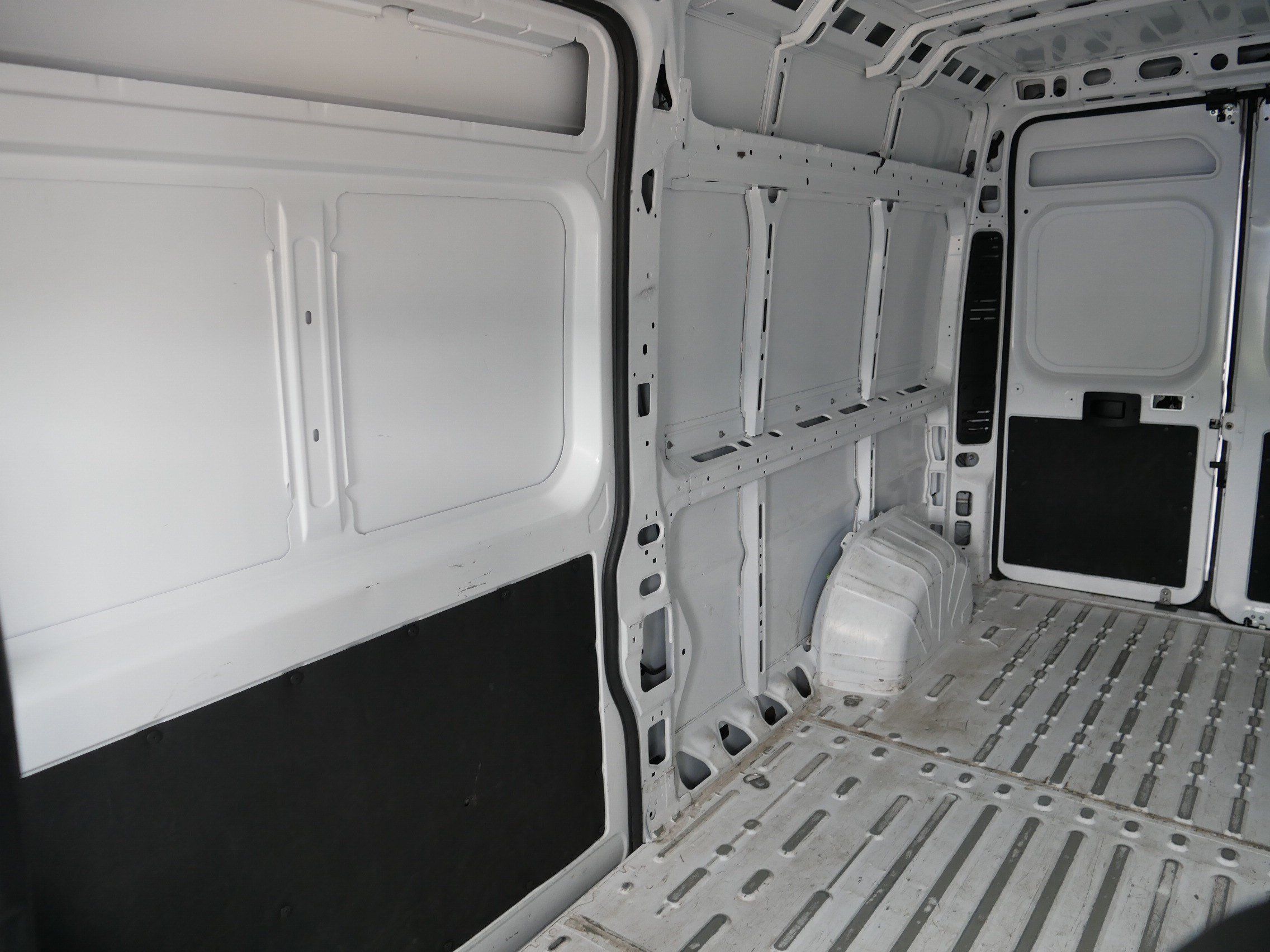 Used 2024 RAM ProMaster 2500 w/ Convenience Group FWD image 12