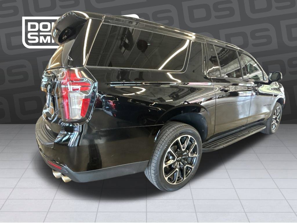 Used 2024 Chevrolet Suburban RST w/ Sport Performance Package AWD/4WD image 4