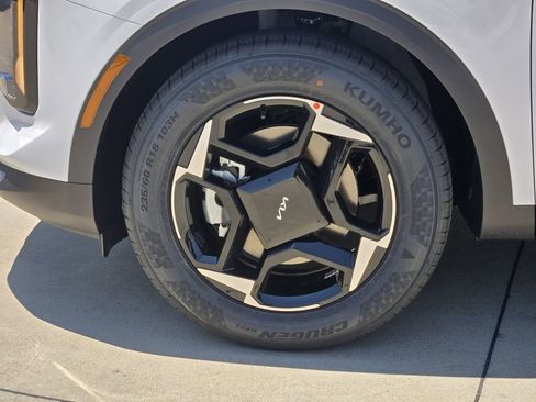 New 2026 Kia Sportage EX FWD image 9