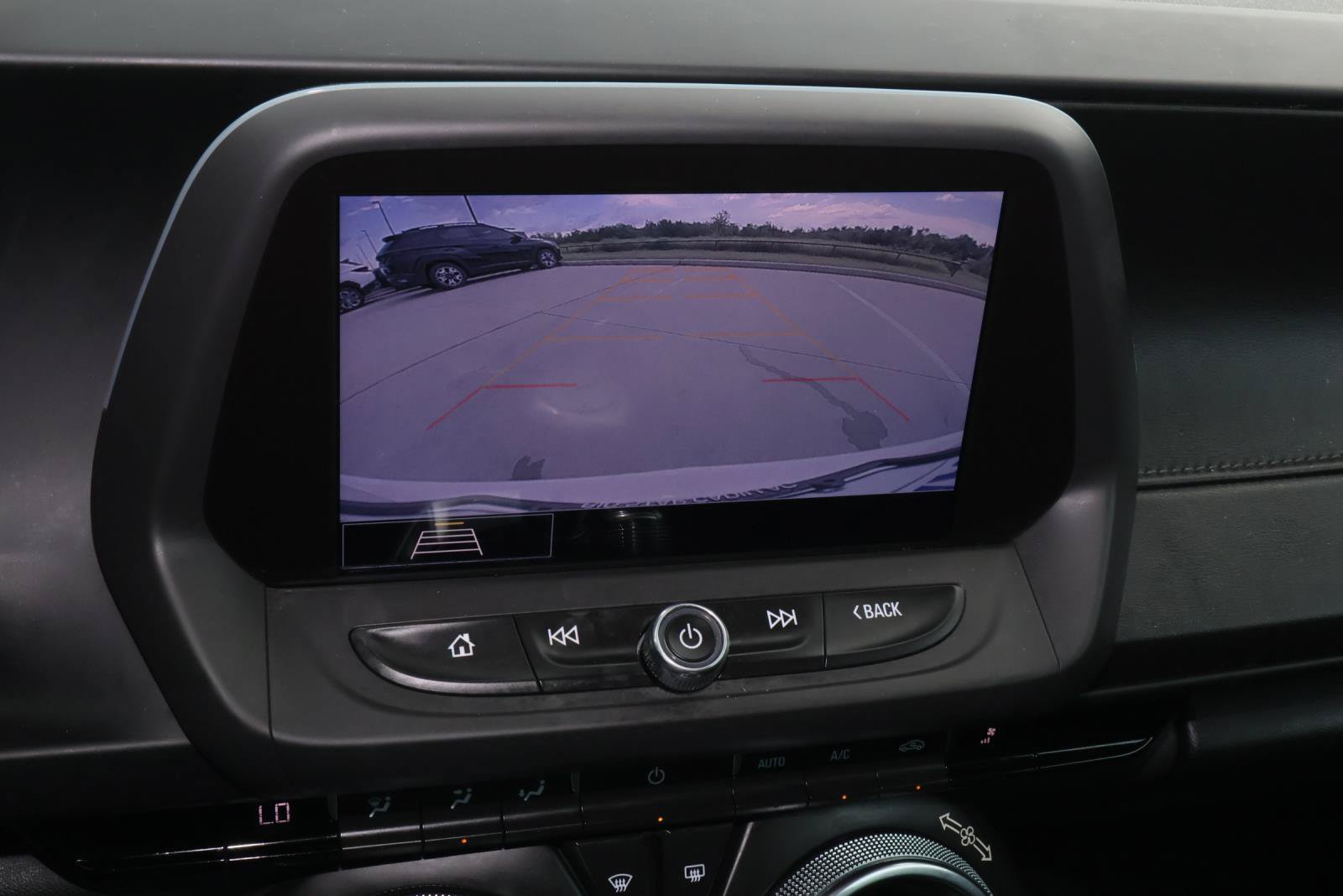 Used 2020 Chevrolet Camaro LT w/ Technology Package RWD image 21