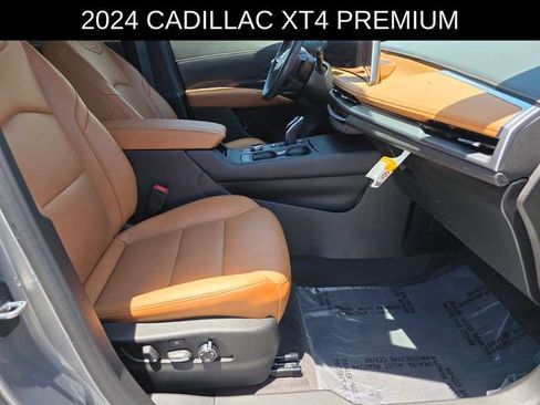 Used 2024 Cadillac XT4 Premium Luxury w/ Technology Package FWD image 10
