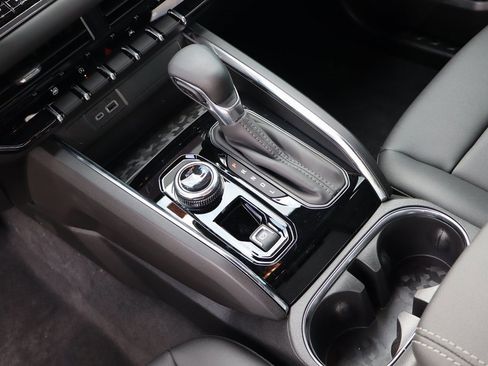 New 2025 GMC Canyon Elevation w/ Convenience Package image 15