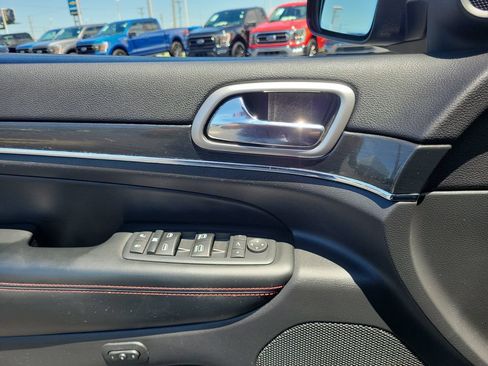 Used 2017 Jeep Grand Cherokee Trailhawk w/ Trailhawk Luxury Group AWD/4WD image 19