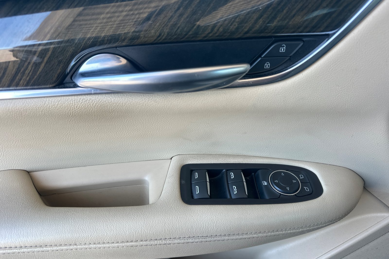 Used 2019 Cadillac XT5 FWD image 11