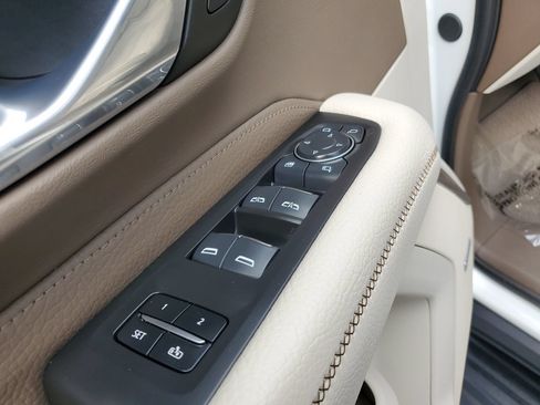 Used 2024 GMC Yukon Denali AWD/4WD image 17