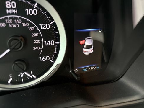 Used 2020 Toyota Corolla LE image 5