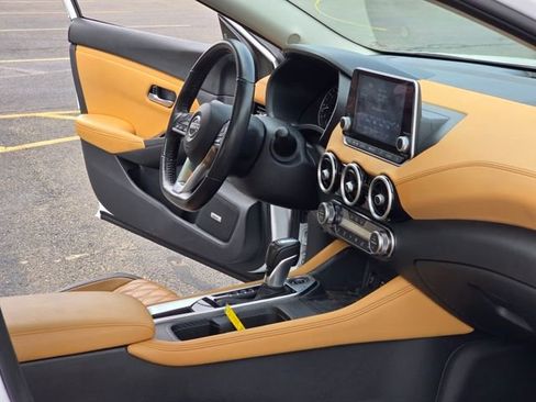 Used 2024 Nissan Sentra SV w/ SV Premium Package image 34