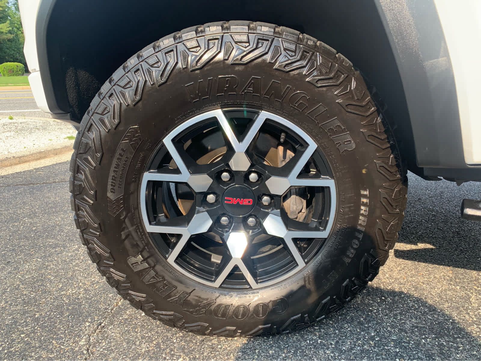 Used 2023 GMC Canyon AT4X AWD/4WD image 7