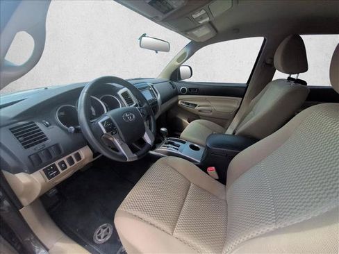 Used 2014 Toyota Tacoma PreRunner w/ SR5 Package RWD image 10