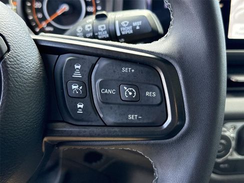 Used 2025 Jeep Wrangler Unlimited Rubicon AWD/4WD image 34
