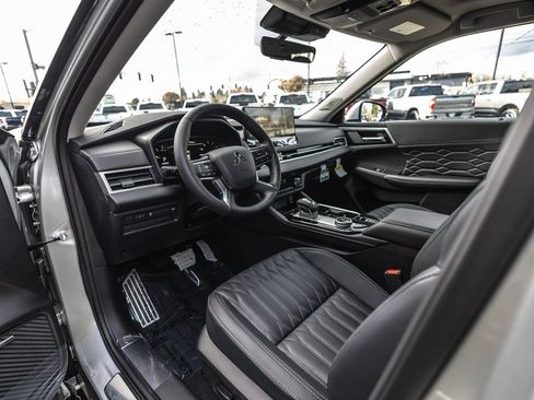 New 2026 Mitsubishi Outlander SEL image 18