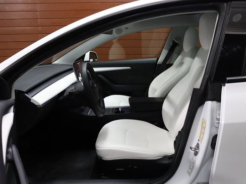 Used 2022 Tesla Model 3 image 32